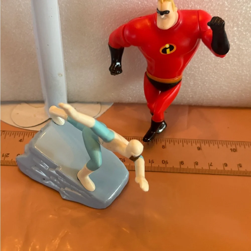 Disney Pixar Toy Base - Picture 4 of 7